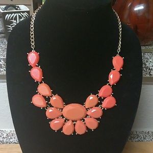🌹 Beautiful Statement Necklace